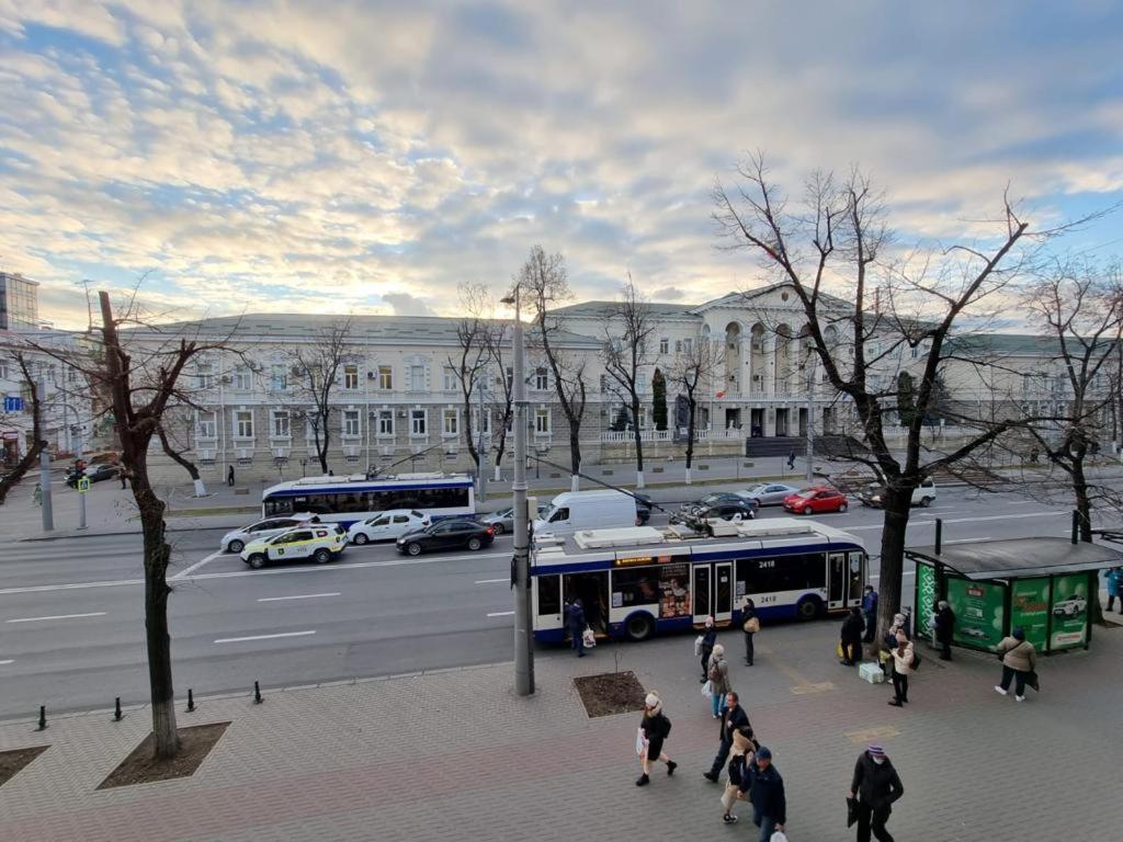 White New Apartments Ultracentral 2-Rooms In The Heart Chisinau Eksteriør bilde
